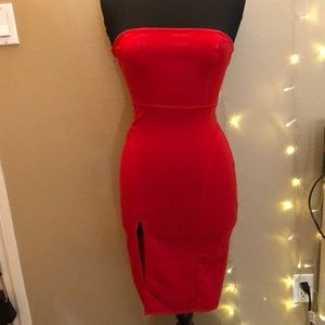 Read formfitting dress with a slit